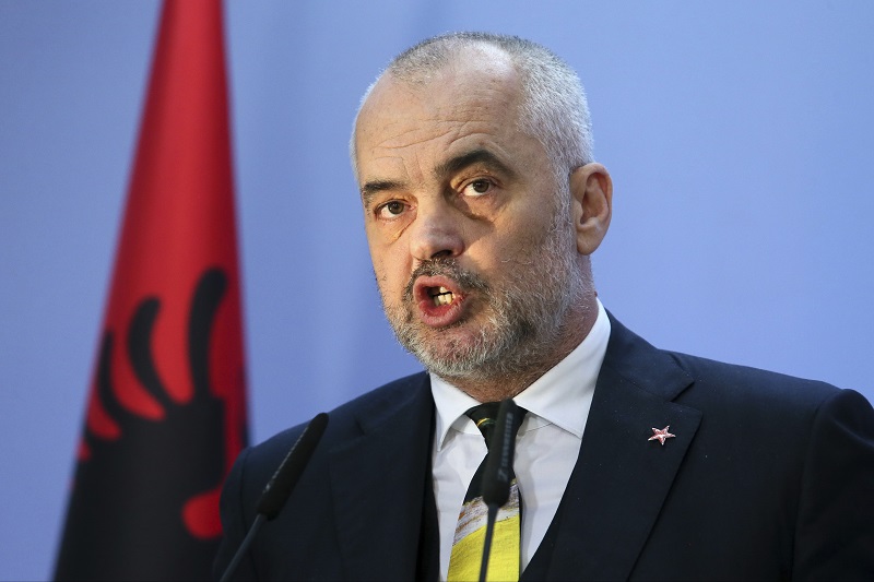 Εντι Ράμα: Δεν μπορούμε να σταθούμε μπροστά στην πόρτα της Ευρώπης κλαίγοντας