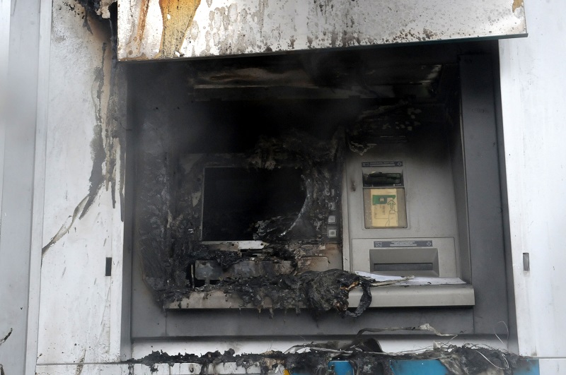 Τοποθέτησαν γκαζάκια σε ΑΤΜ στην Πάτρα