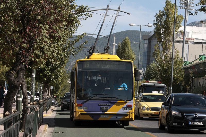 Στάσεις εργασίας και απεργία σε λεωφορεία και τρόλεϊ