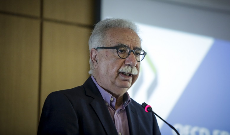 Γαβρόγλου: Μόνη λύση η αναβάθμιση των δημόσιων πανεπιστημίων