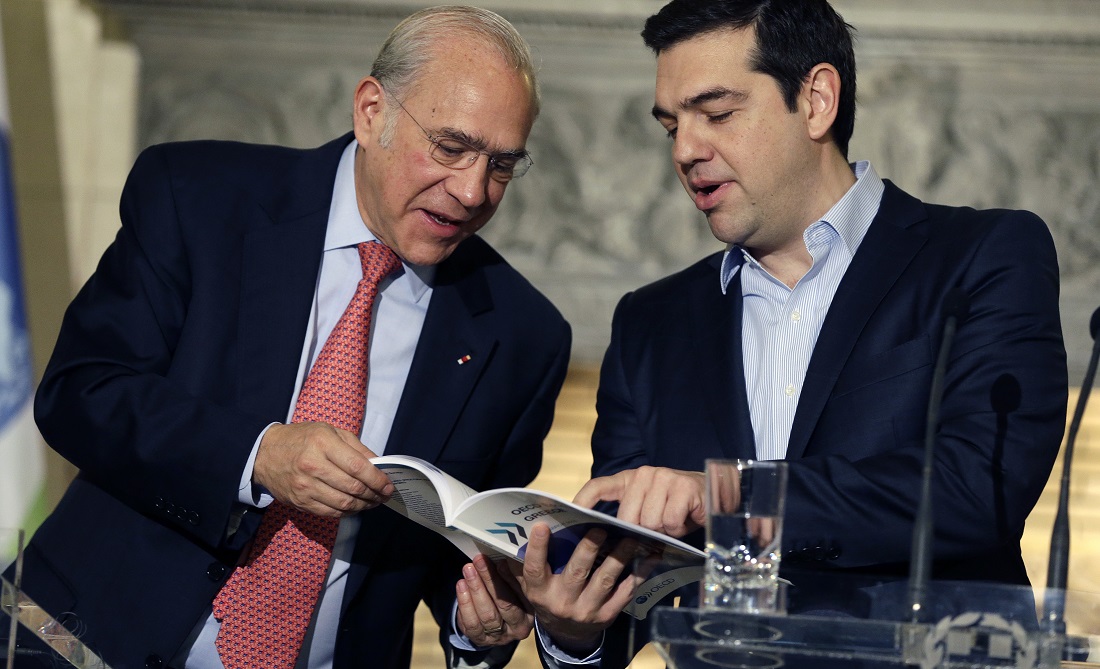 Όσα ζητάει ο ΟΟΣΑ για το ελληνικό χρέος, τους φόρους και το ασφαλιστικό