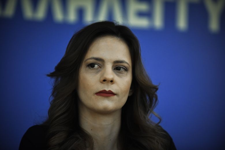 Αχτσιόγλου: 10.000 άνεργοι θα βρουν δουλειά με 1.600 ευρώ