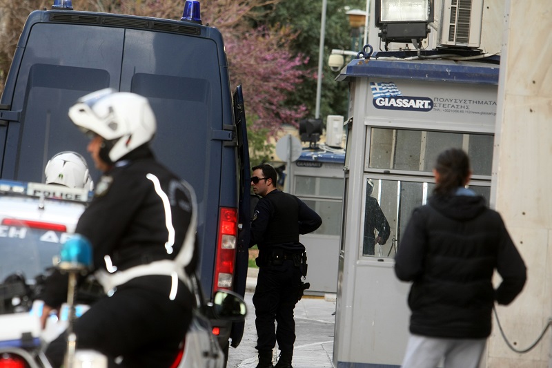 Επέστρεψε στις φυλακές 21 χρόνια μετά την απόδρασή του
