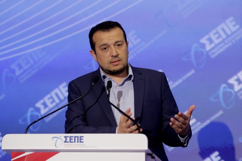 Παππάς: Η επιβολή φόρου σε τάμπλετ και κινητά πρέπει να επανεξεταστεί