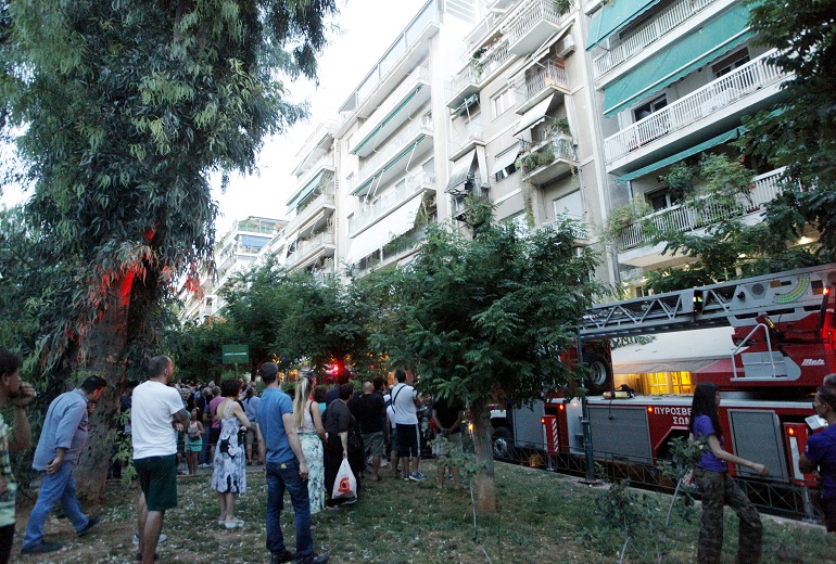 Έσβησε η φωτιά στο διαμέρισμα της Κυψέλης