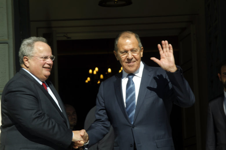 Συνάντηση Κοτζιά με Λαβρόφ εν μέσω ανακοινώσεων για το Σκοπιανό
