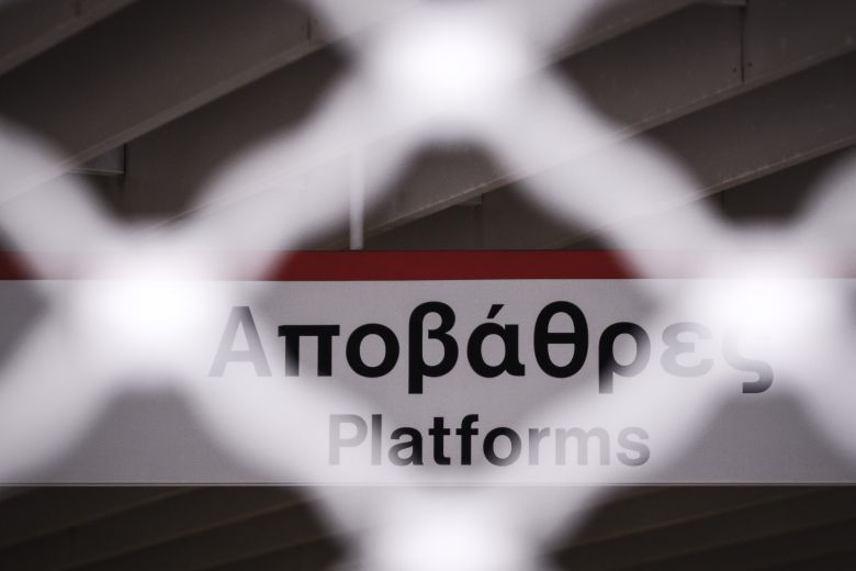Μπλακ άουτ στους δρόμους – Χωρίς ταξί, στάσεις σε Μετρό, λεωφορεία και τρόλεϊ