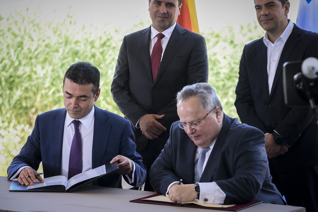 Οι υπογραφές Κοτζιά και Ντιμιτρόφ μπήκαν κάτω από τη συμφωνία