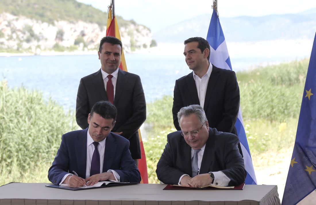 Reuters: Η συμφωνία με τα Σκόπια «όπλο» στις συνομιλίες για το χρέος