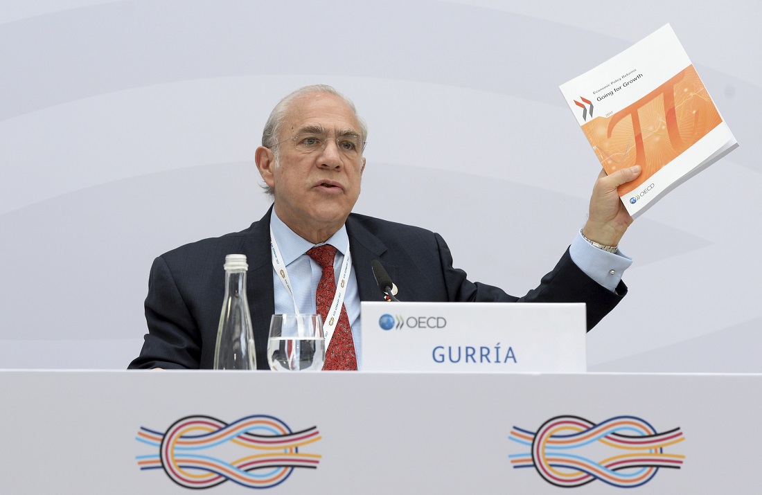 ΟΟΣΑ προς Eurogroup: Ελάφρυνση του ελληνικού χρέους… και πολύ αργήσατε