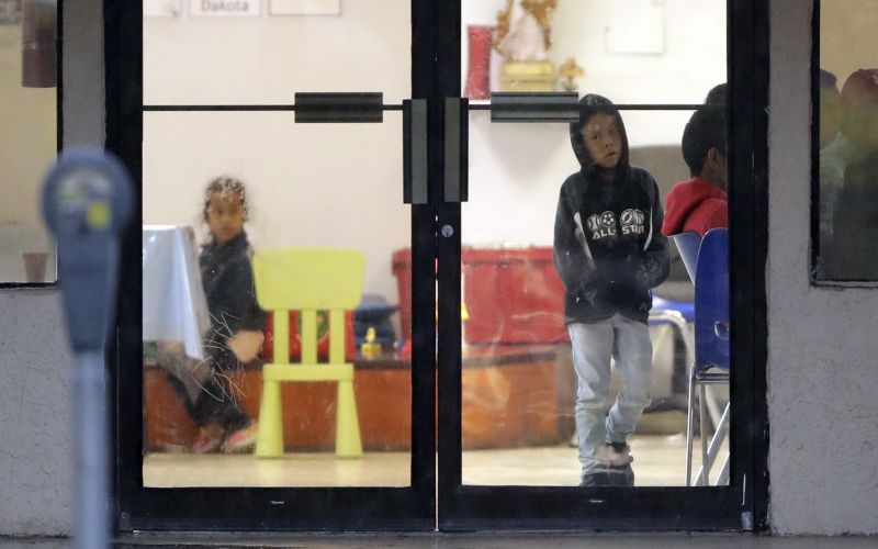 Πάνω από 11.000 ασυνόδευτα παιδιά εξακολουθούν να ζουν χωρίς επίσημα χαρτιά