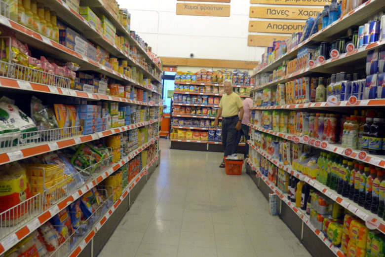 Αγόρασε 144 χαρτιά υγείας για να είναι έτοιμος για το Brexit