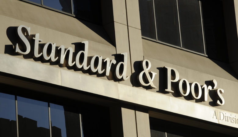 Αισιόδοξα μηνύματα από τον οίκο S&P για την ελληνική οικονομία