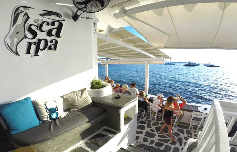 Scarpa, το cocktail bar με τους πιο πιστούς θαμώνες στη Μύκονο