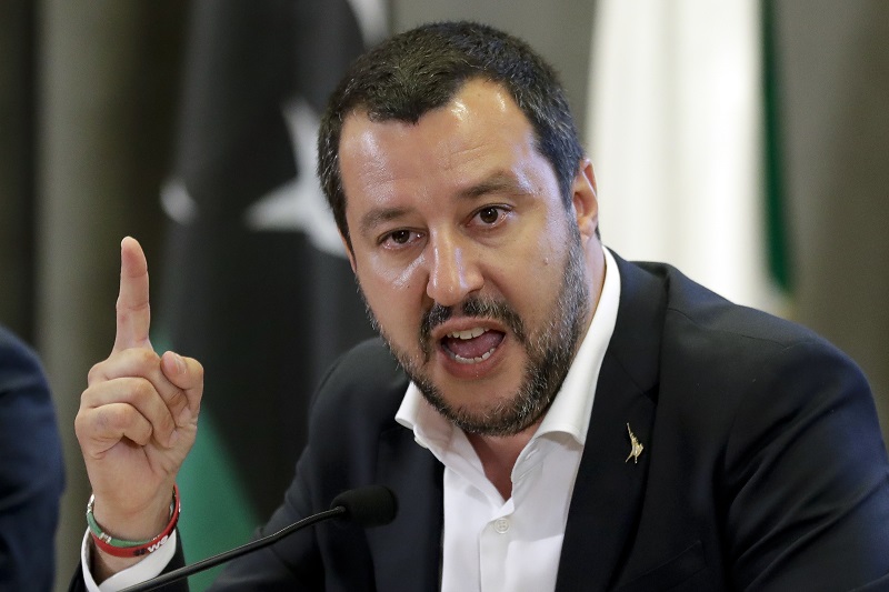 Ο Σαλβίνι τα βάζει με το Βερολίνο για το μεταναστευτικό