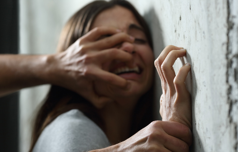 Οι ανησυχητικές απόψεις των Βρετανών για τον βιασμό