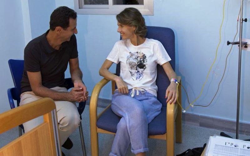 Ο Μπασάρ αλ Άσαντ δίπλα στη συζυγό του που κάνει χημειοθεραπεία