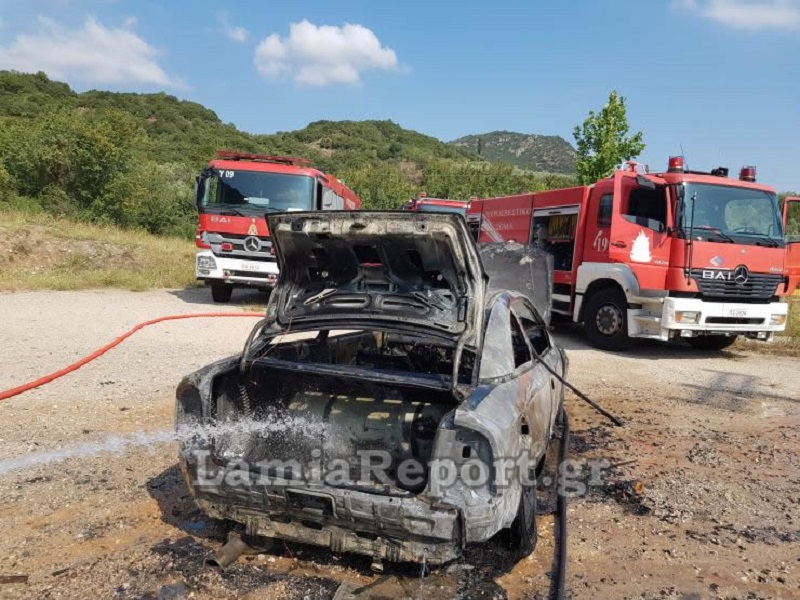 Είδε το καίνουργιο του αυτοκίνητο να αυτοαναφλέγεται