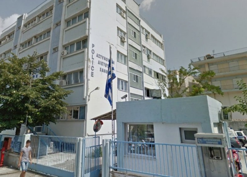 Ανήλικοι επιχείρησαν να «κάψουν» την Αστυνομική Διέυθυνση Ξάνθης