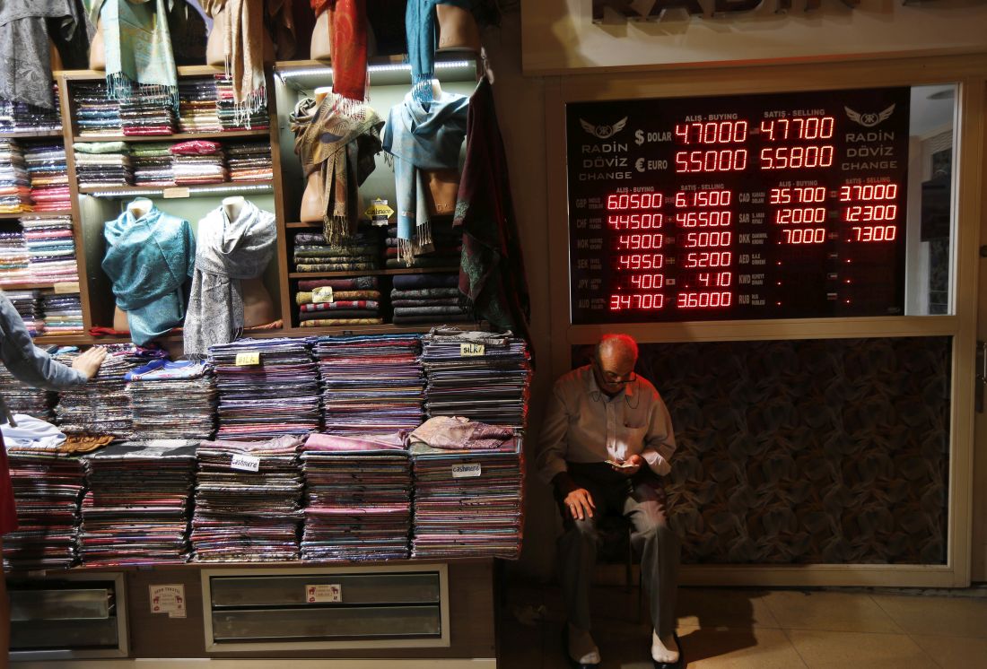 Το τουρκικό νόμισμα αιμορραγεί και προκαλεί ένα κύμα σοκ στον πλανήτη