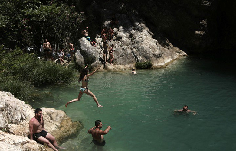 Πολυλίμνιο, η «Γαλάζια Λίμνη» της Μεσσηνίας