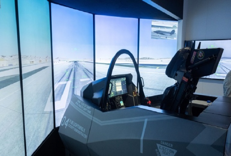 «Πιλοτάροντας» ένα στελθ F-35 στην ΔΕΘ