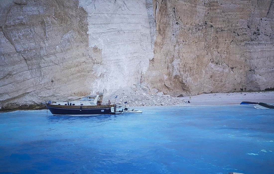 Η στιγμή της κατολίσθησης στο «Ναυάγιο»