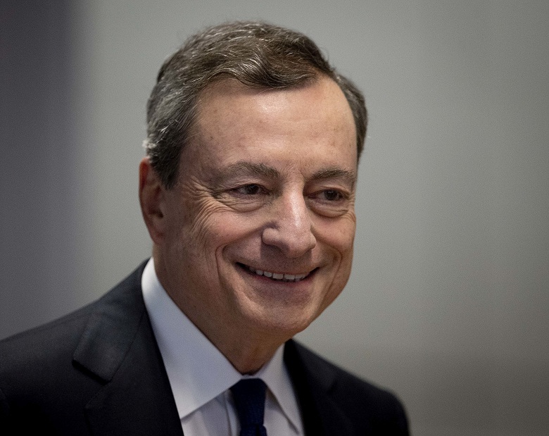 Μάριο Ντράγκι: Ο Άι Βασίλης της Ευρωζώνης, σύμφωνα με το Bloomberg