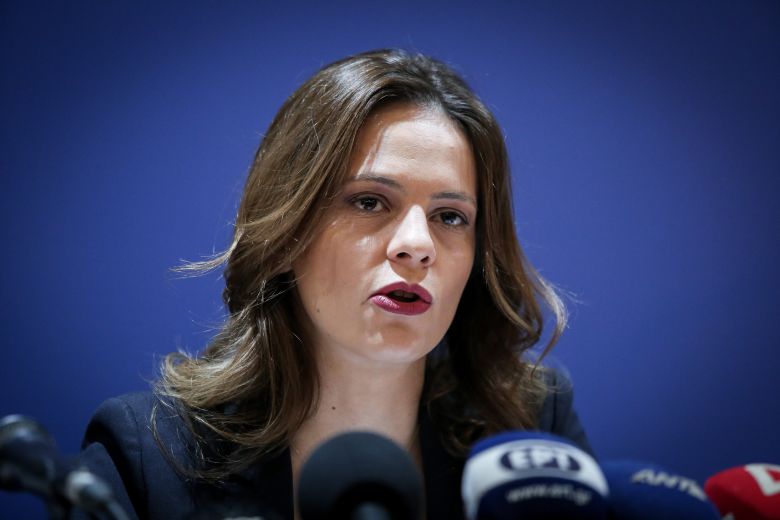 Αχτσιόγλου: Με τη «βούλα» της Κομισιόν η αύξηση του κατώτατου μισθού