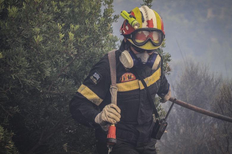 Θεσσαλονίκη: Υπό έλεγχο φωτιά σε δασική έκταση