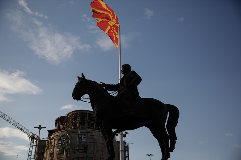 Οι 120 της Βουλής των Σκοπίων αποφασίζουν για το «Βόρεια Μακεδονία»