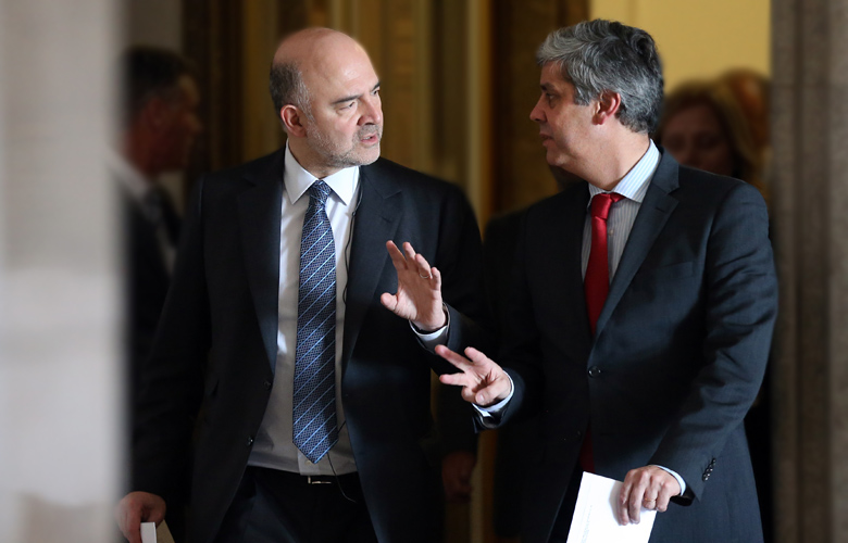 «Παράθυρο» από τους θεσμούς για τις μειώσεις στις συντάξεις