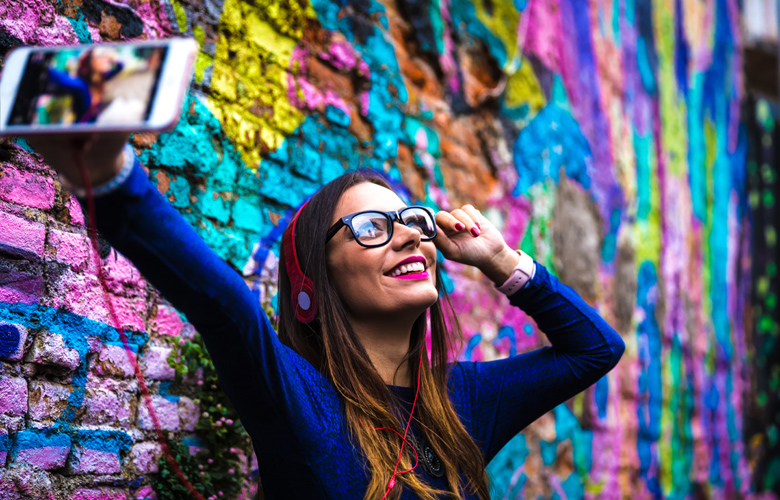 Πόσα βάζει στην τσέπη ένας instagram influencer – Τα εξαψήφια νούμερα για ένα post