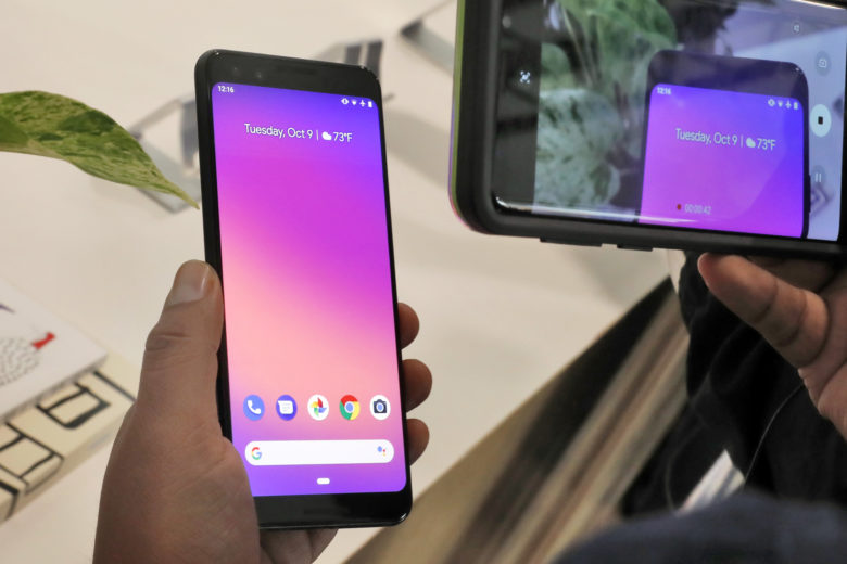 Η Google παρουσίασε νέα «έξυπνα» κινητά τηλέφωνα Pixel 3