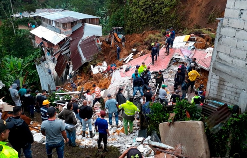 Νεκροί και αγνοούμενοι από κατολίσθηση στην Κολομβία