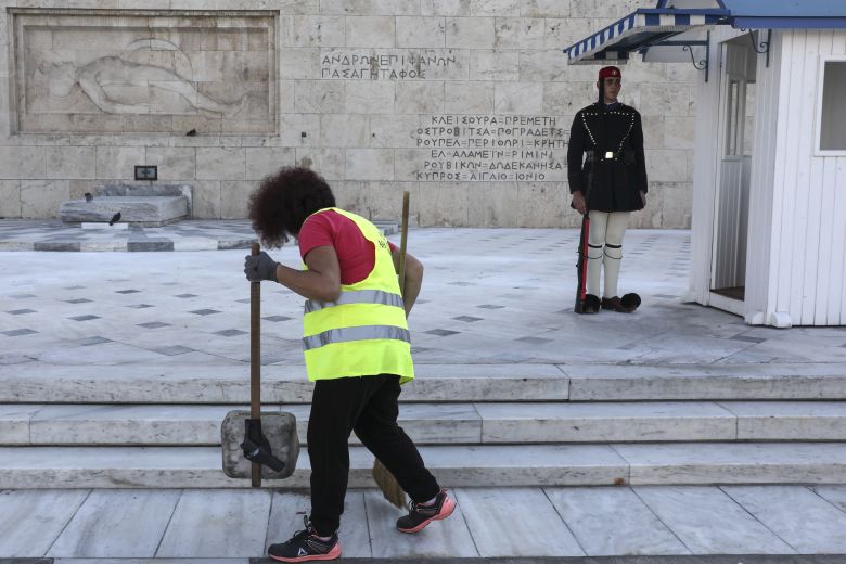 «Οι Έλληνες στην παγίδα της μερικής απασχόλησης»