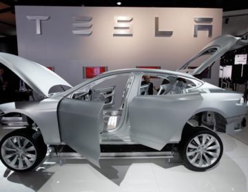 Κατά των σουηδικών ταχυδρομείων προσέφυγε η Tesla – Αρνούνται να της παραδώσουν τις πινακίδες κυκλοφορίας των νέων οχημάτων