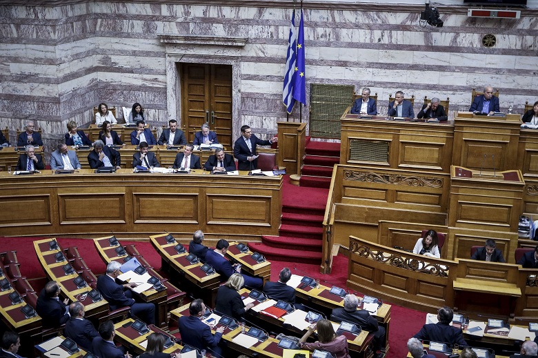 Ανέβηκαν οι τόνοι στη Βουλή για Κ. Κατσίφα και Εκκλησία
