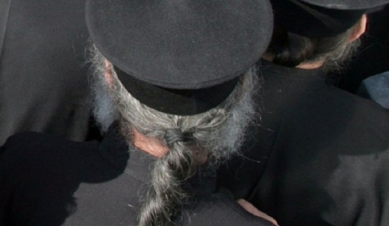 Ιερέας άφησε την κηδεία στη μέση… και έφυγε