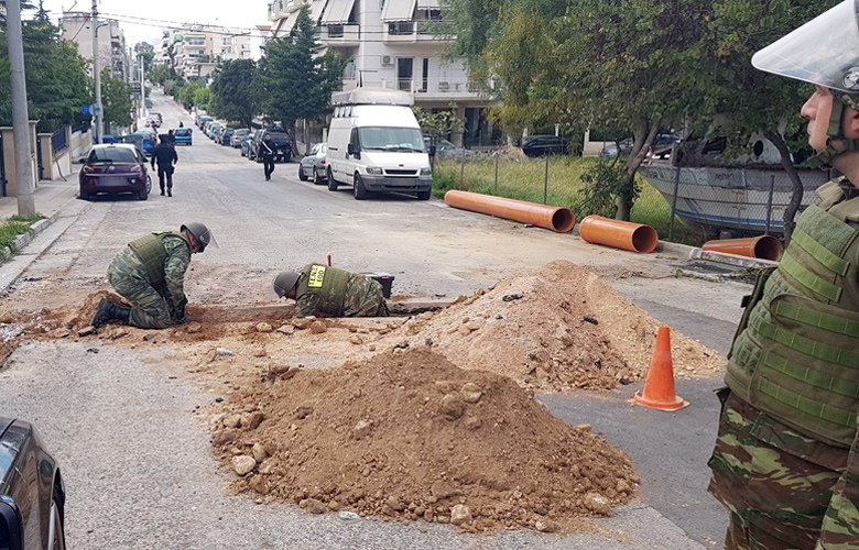Ο Στρατός μάζεψε 7 βόμβες των 120 λιβρών από κεντρικό δρόμο στα Λιόσια
