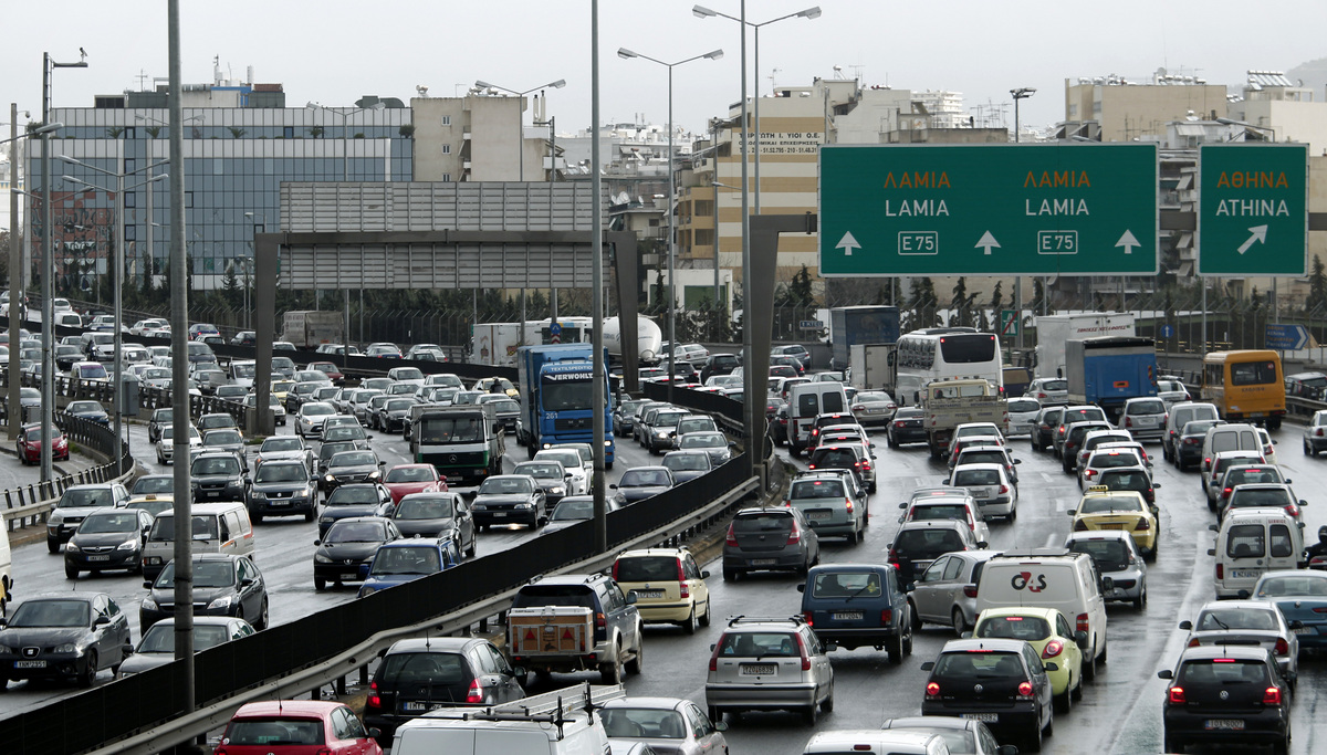 Μποτιλιάρισμα στην Αττική Οδό – Τροχαίο στο ρεύμα προς Ελευσίνα