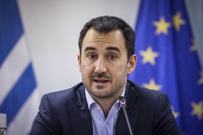 Χαρίτσης για Μητσοτάκη – Τραμπ: Απλός θεατής ο πρωθυπουργός