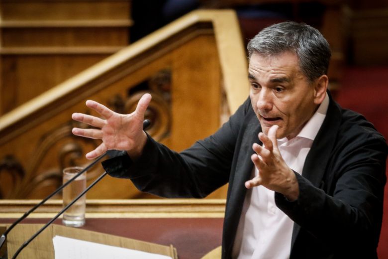 Τσακαλώτος: Είναι πάρα πολύ μεγάλο θράσος να μιλάτε εσείς για παροχές!