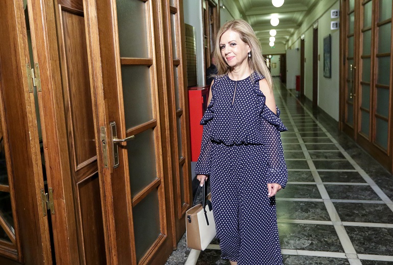 Τζούφη: Ξεκινά τριετές πρόγραμμα μόνιμων διορισμών στην εκπαίδευση
