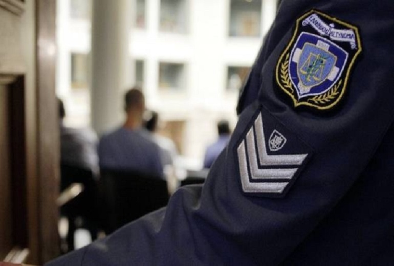 Ο ρόλος του αστυνομικού, η θέση φύλαξης VIP και η υπόθεση λαθρεμπορίας χρυσού