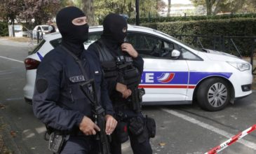 Νεκρός ένοπλος από τα πυρά αστυνομικών σε προάστιο του Παρισιού