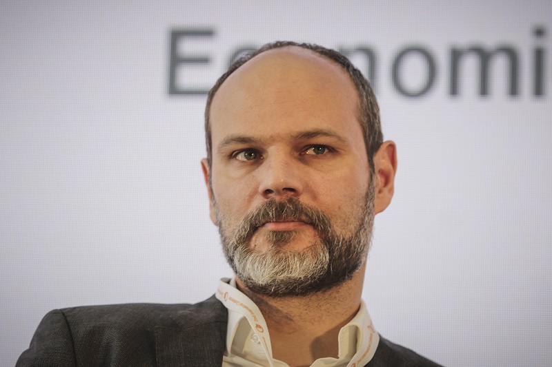 «Εφικτός ο στόχος για πλεόνασμα 3,5%, αλλά με αυξημένο ρίσκο»