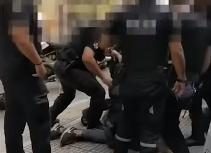 Βαρύ κατηγορητήριο σε βάρος των αστυνομικών για το θάνατο Κωστόπουλου