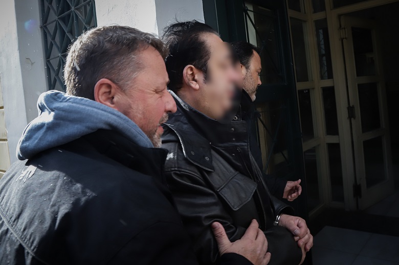 Θρίλερ στην αποφυλάκιση των οκτώ για τη «μαφία του χρυσού»