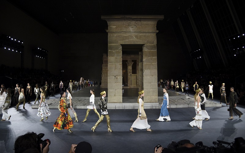 Φαραωνικού τύπου ντεφιλέ του οίκου Chanel στη Νέα Υόρκη
